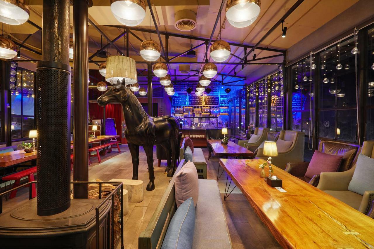 Fanli Hotel Yangshuo West Street Гуейлин Екстериор снимка